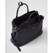 Кожаная сумочка buckle с пряжкой и двойным ремнем Prada